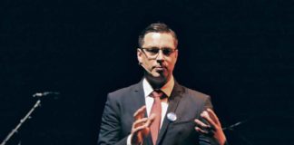 Jovem Conservador de Direita começou digressão de Supremacista Cultural com actuação no CCC