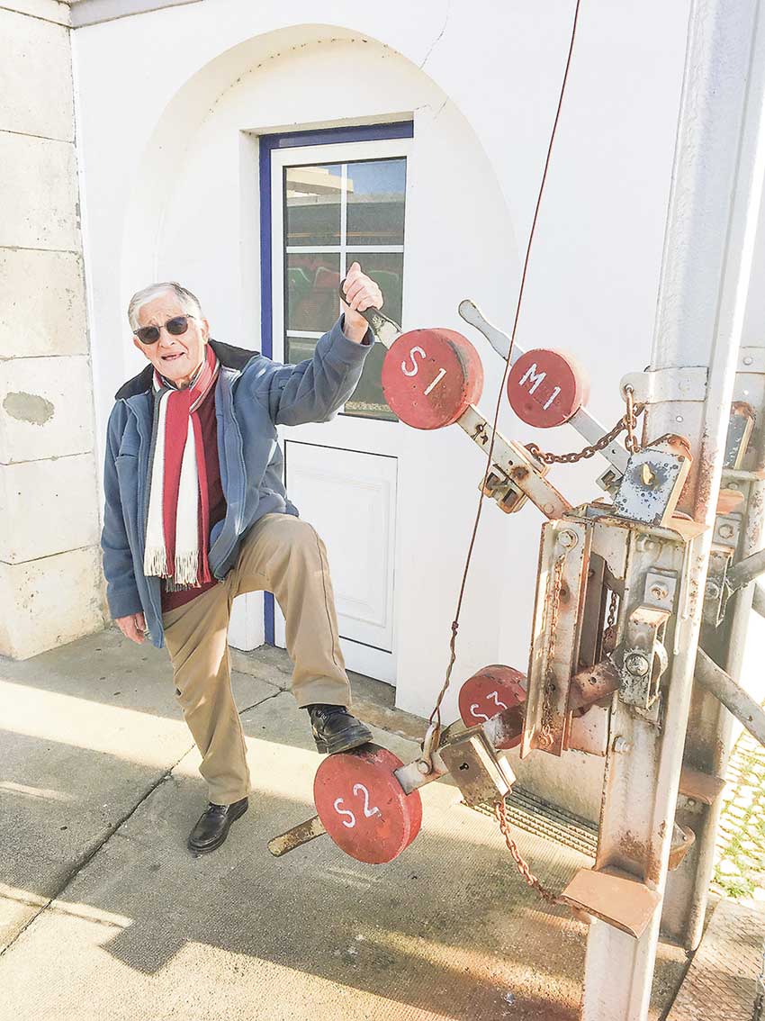 O “livro” de memórias  do ferroviário Mário Silva