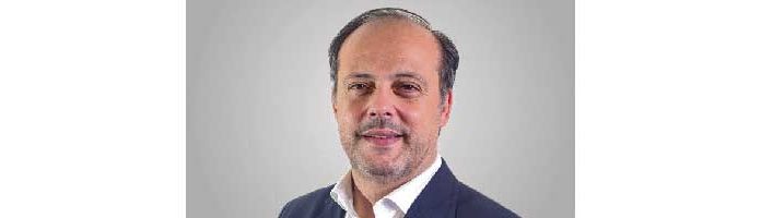 Um País em Suspensão, Um Mundo em expectativa, Um Universo em Reconversão