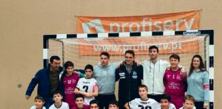 Catarinense festeja apuramento para fase final do distrital