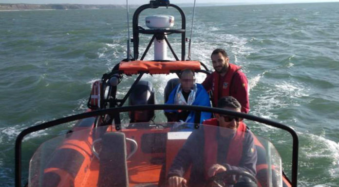 Surfista italiano resgatado em Peniche