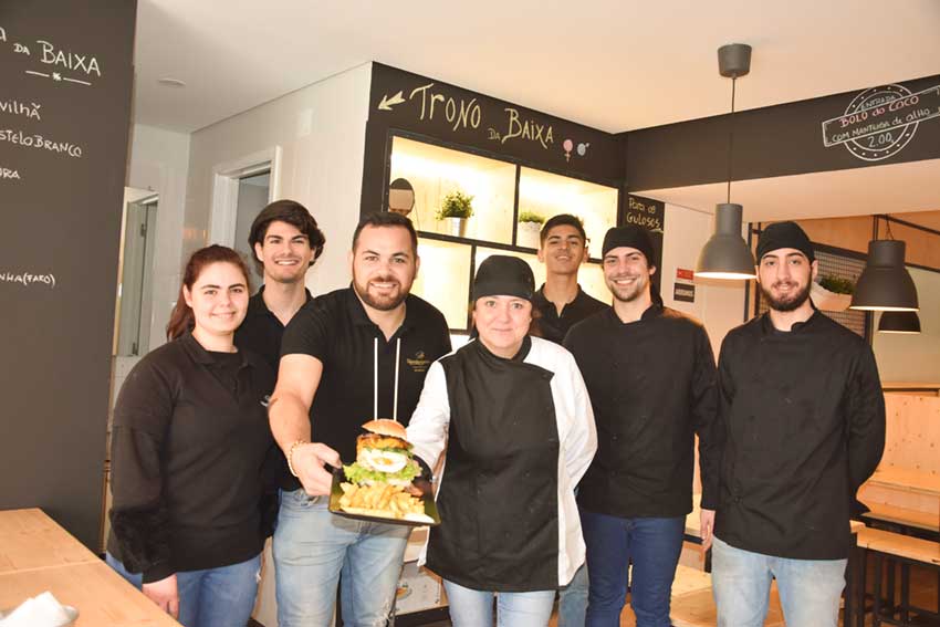 Há uma hamburgueria portuguesa no centro das Caldas