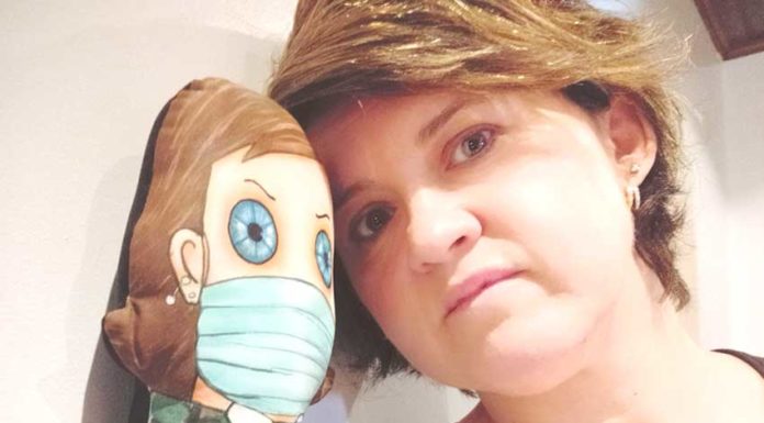 Caldense cria boneca sobre o Coronavírus