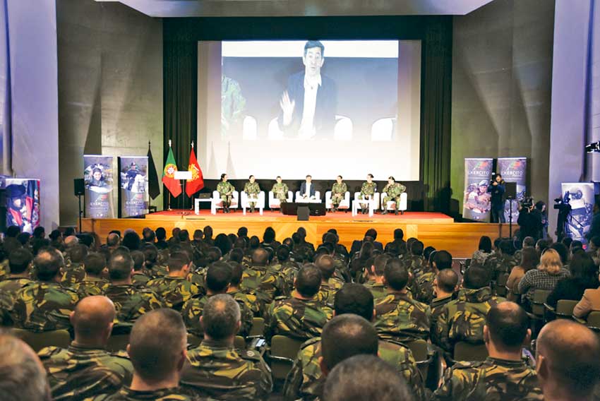 Exército quer tornar-se mais atractivo para as mulheres