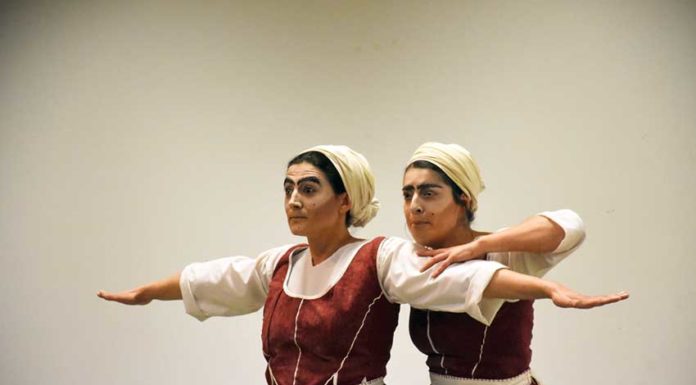 Contadeiras conquistaram miúdos e graúdos na Biblioteca caldense