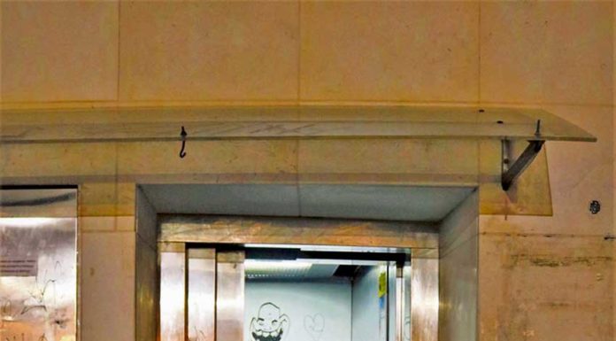 Elevador do parque subterrâneo da Praça 5 de Outubro foi arranjado e já entrou em funcionamento