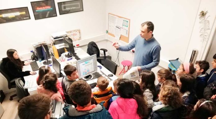 Alunos da Infancoop fazem visita à Gazeta das Caldas