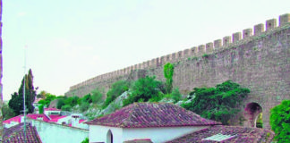 Concluídas obras de recuperação da muralha do castelo de Óbidos