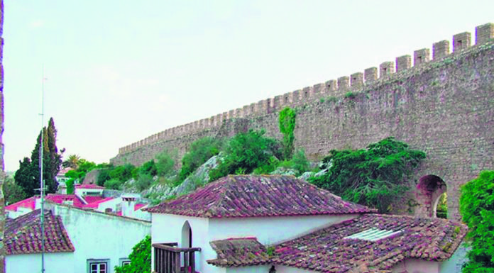 Concluídas obras de recuperação da muralha do castelo de Óbidos