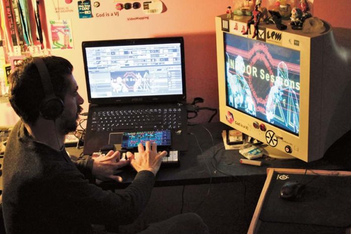 VJ  assinala 25 de Abril com projecções perto da linha do comboio