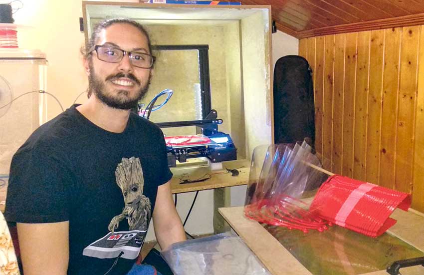 Caldense produz viseiras para profissionais do Centro Hospitalar do Oeste