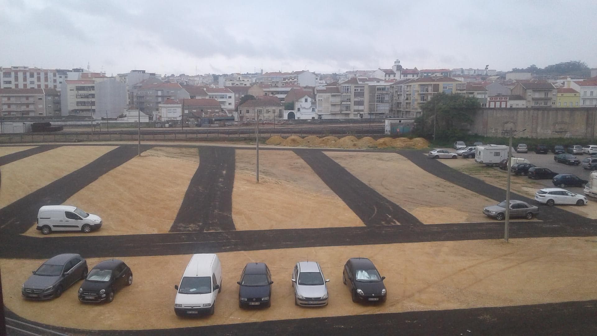 Parque de estacionamento junto à Rotunda da Fonte Luminosa abre ao público