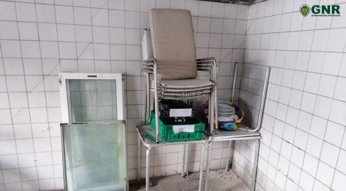 Dois detidos por furto em Óbidos