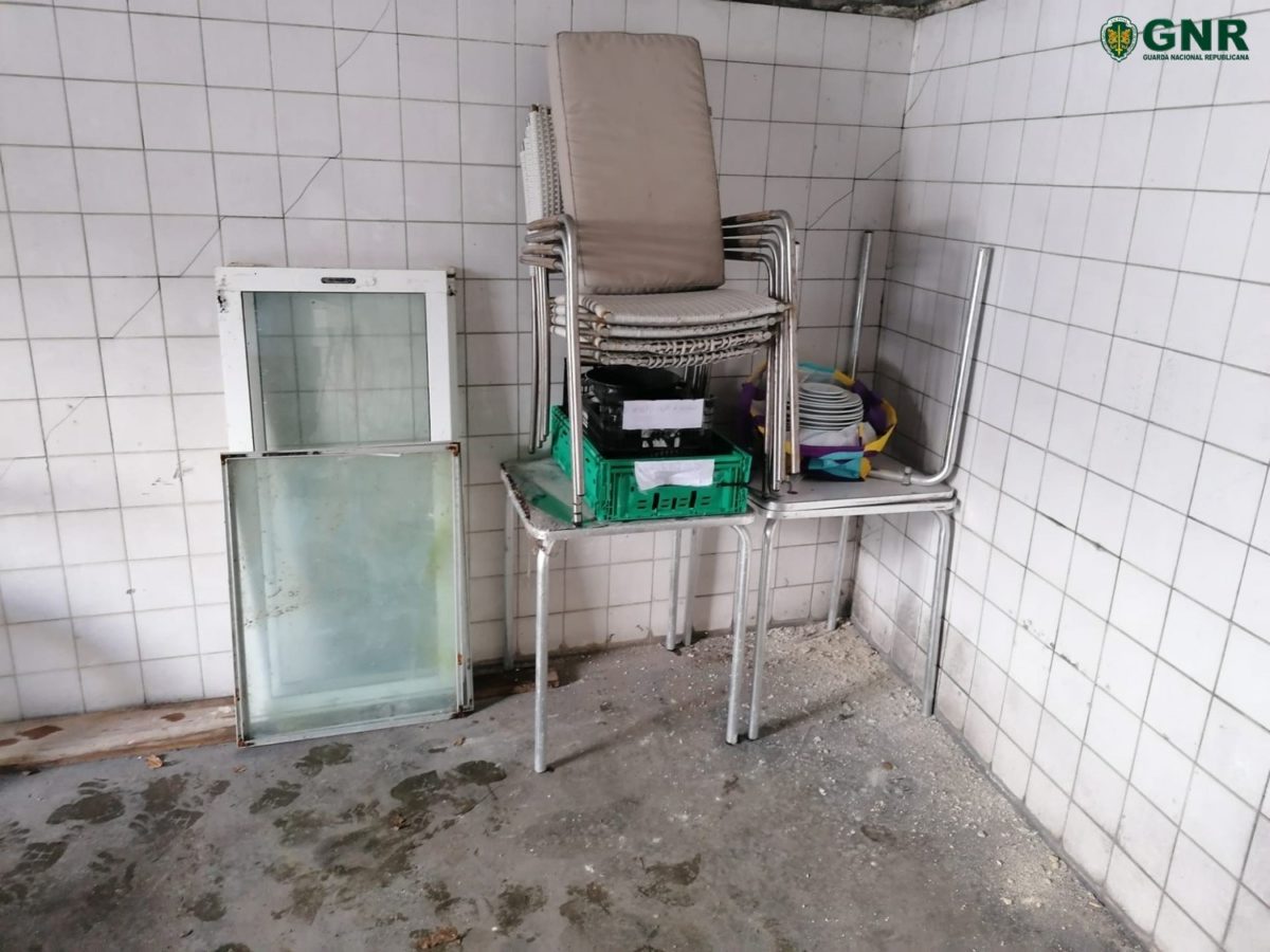 Dois detidos por furto em Óbidos