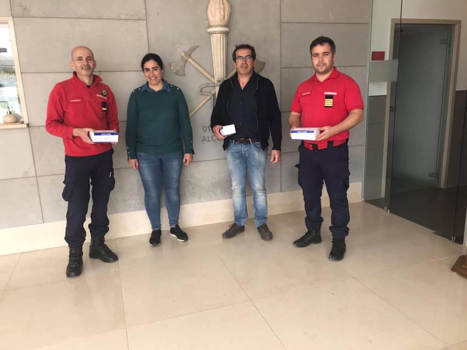 Junta da Maiorga oferece 150 viseiras aos Bombeiros de Alcobaça