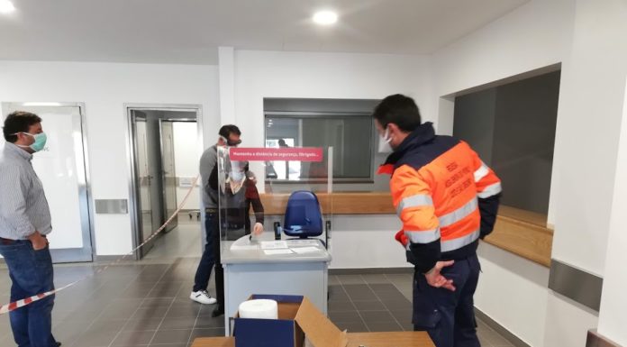 Coronavírus: Junta oferece separadores em acrílico ao CHO