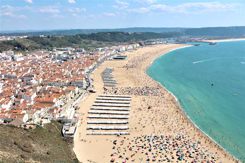 Qualidade da água interdita banhos na Praia da Nazaré