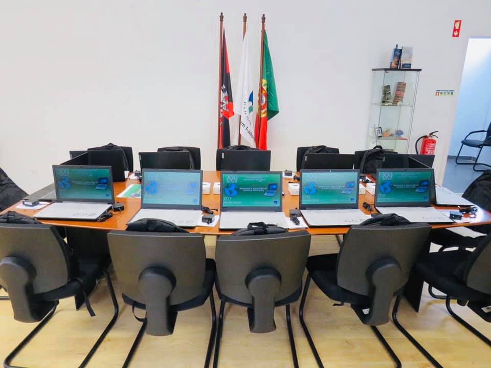 Coronavírus: Serra D’El-Rei entregou 12 portáteis