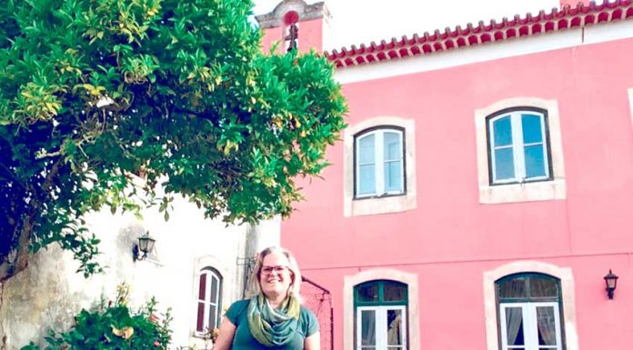 Retalhos da vida de uma profissional de saúde afastada da família na pandemia