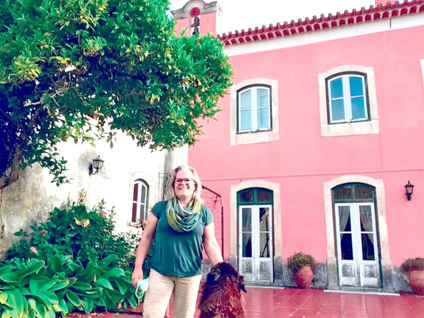 Retalhos da vida de uma profissional  de saúde afastada da família na pandemia