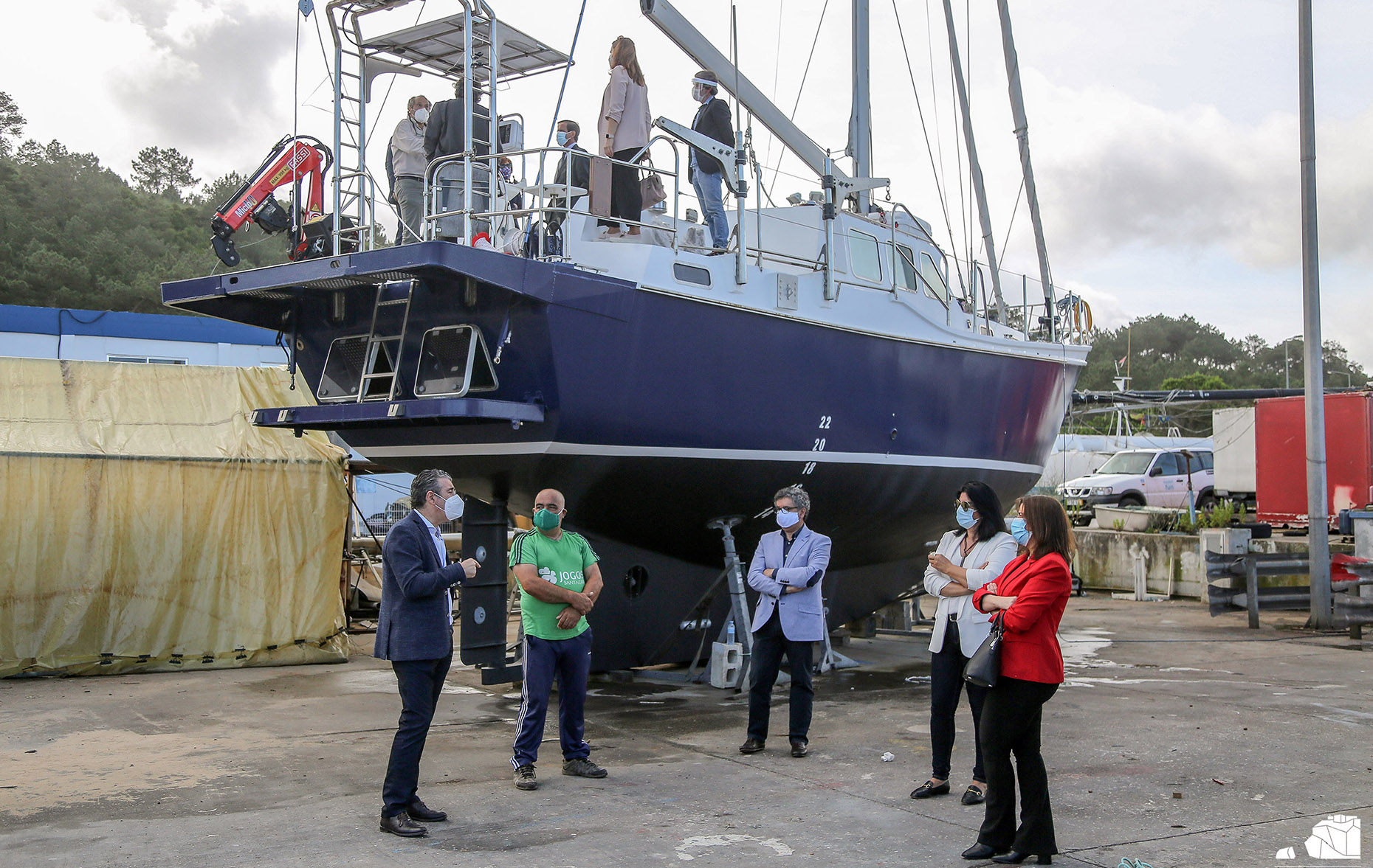 Ministro do Mar visitou porto e empresa na Nazaré