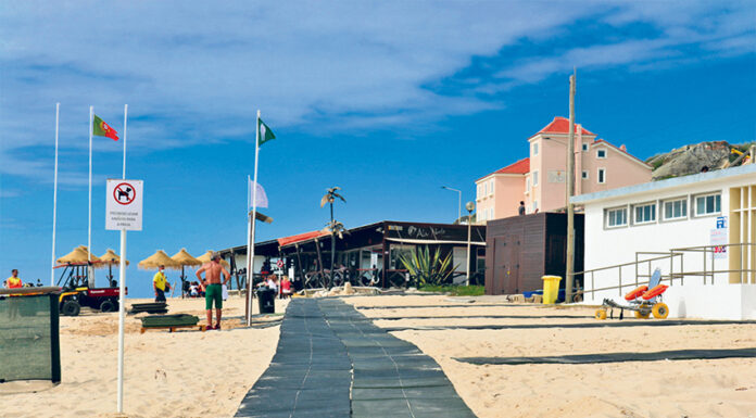 Distanciamento na Foz do Arelho na abertura da época balnear