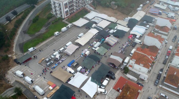 Feira Semanal da Nazaré realiza-se provisoriamente no Parque Atlântico