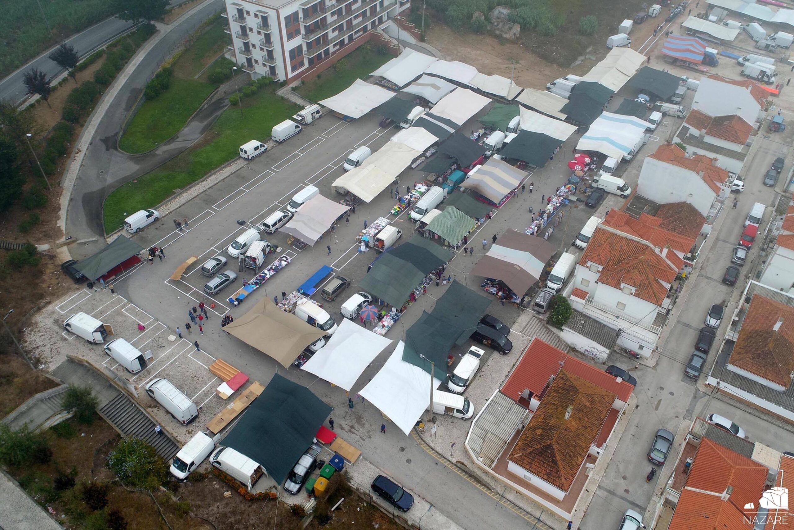 Feira Semanal da Nazaré realiza-se provisoriamente no Parque Atlântico