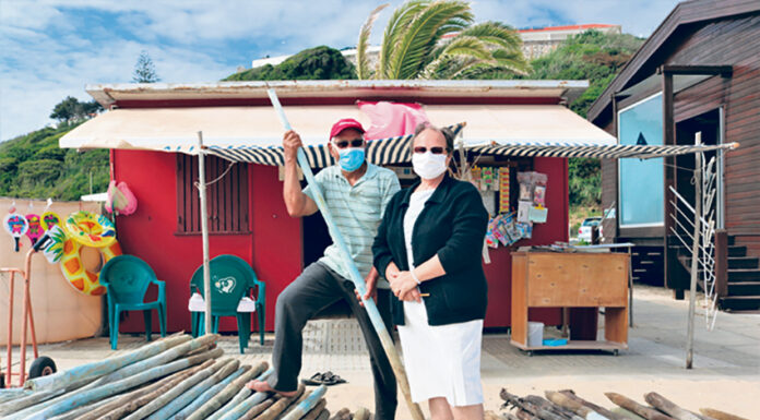 Mais de 35 anos a montar e desmontar as barracas na Foz