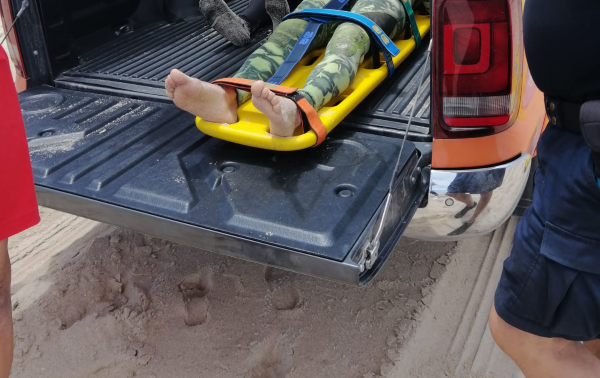 Homem afoga-se na praia do Bom Sucesso e está em estado grave