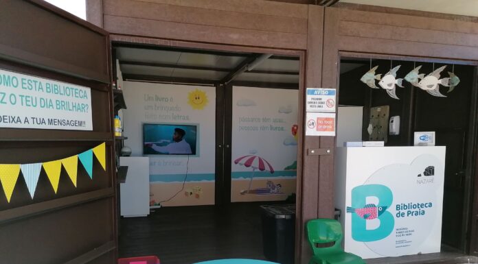 Biblioteca de praia António Balau reabre na Nazaré