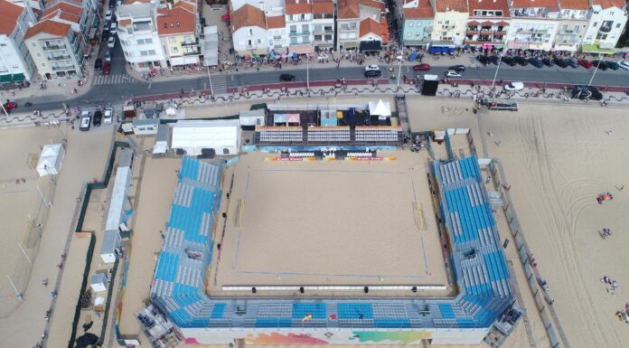 Estádio do Viveiro está a ser instalado na praia da Nazaré