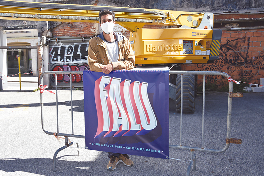 Daniel Eime é o curador do FALU e autor  de mais um retrato no centro da cidade