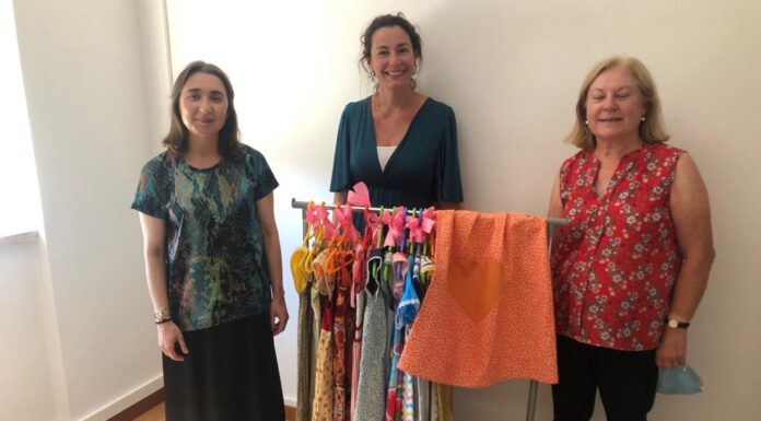 Turma de costura solidária do Bombarral ofereceu roupa a crianças carenciadas