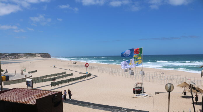 Bandeira azul içada hoje nas praias da Foz do Arelho