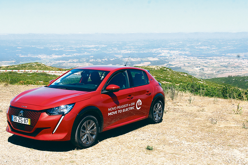Novo Peugeot e-208, um automóvel eléctrico com a agilidade de um verdadeiro felino