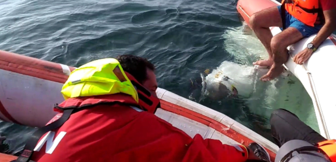 Quatro tripulantes resgatados em segurança ao largo de Peniche