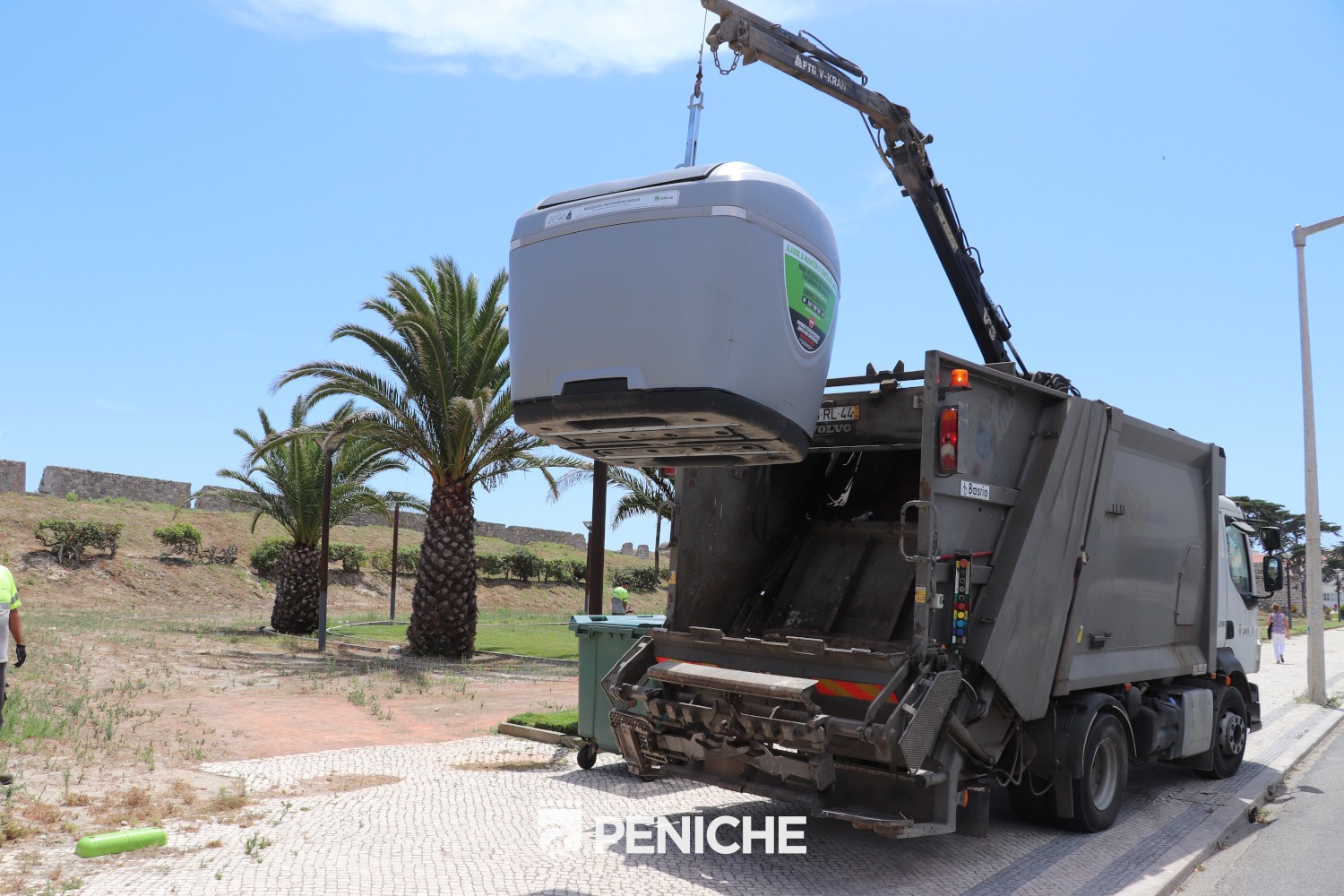 Peniche instala 12 equipamentos de resíduos sólidos urbanos