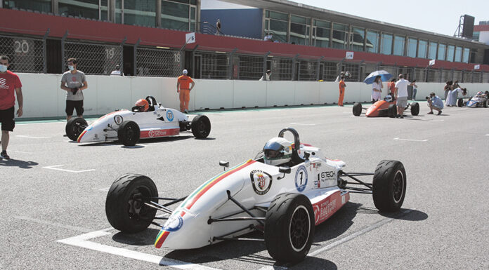 Vítor Sampaio vence no regresso dos fórmulas a Portimão