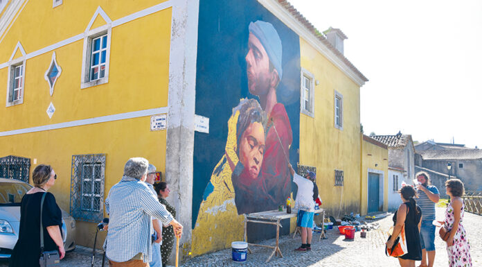 Fachadas de Moledo recebem arte urbana