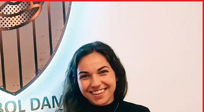 Carolina Ferreira assina pelo Damaiense