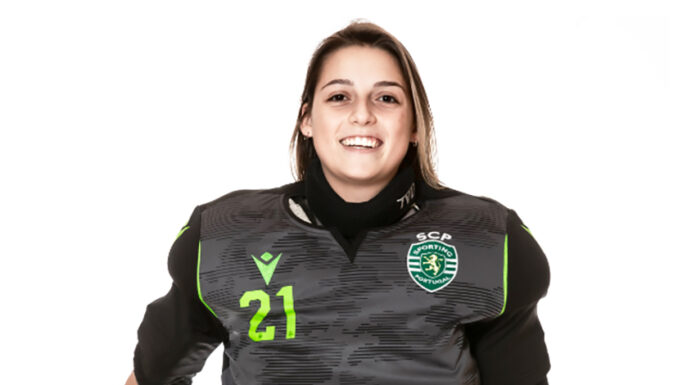 Cláudia Vicente continua de leão ao peito na próxima época