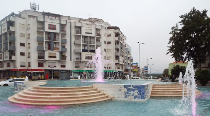 Fonte Luminosa no Bairro dos Arneiros volta a funcionar