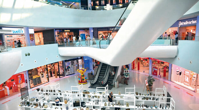 Associação Três Cês leva cerâmica contemporânea ao centro comercial La Vie