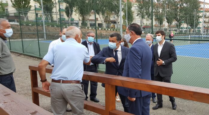 Governante visita Clube de Ténis da Lourinhã recentemente requalificado