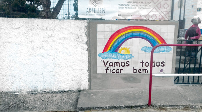 Arte Zen convida público a decorar azulejos em muro