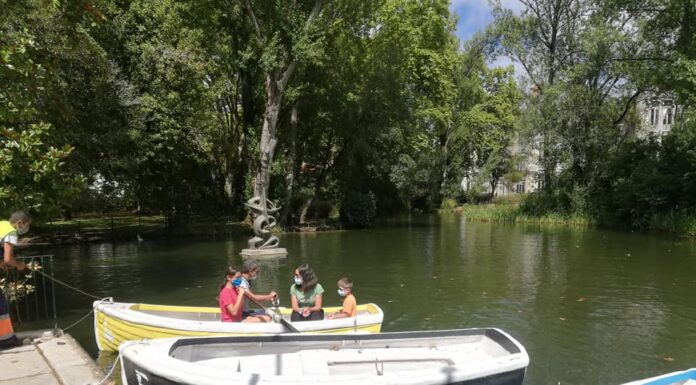 Já são possíveis passeios de barco no lago do Parque