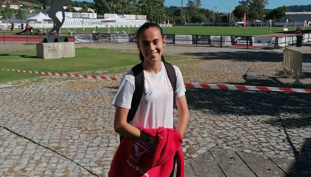 Beatriz Castelhano conquista título nacional de juvenis