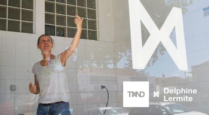 Artista francesa mostra-se no Mercado de Peniche