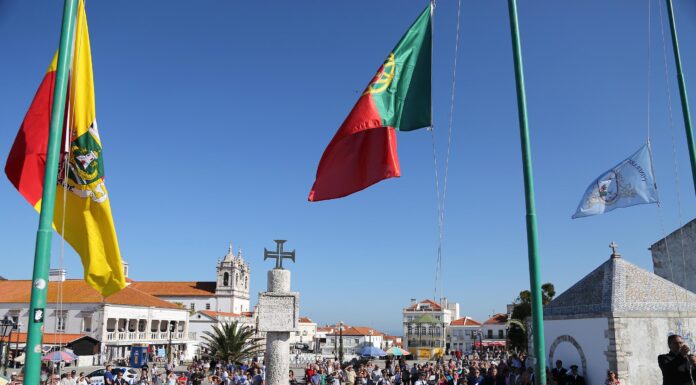 Nazaré assinala dia do município com artistas locais